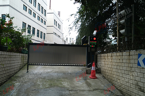 �V����l����-�F���ŵ���܇��